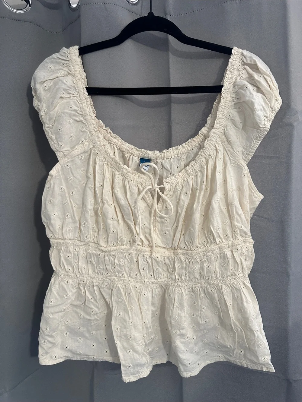 Old Navy Cream Eyelet Puff Sleeve Peplum Top